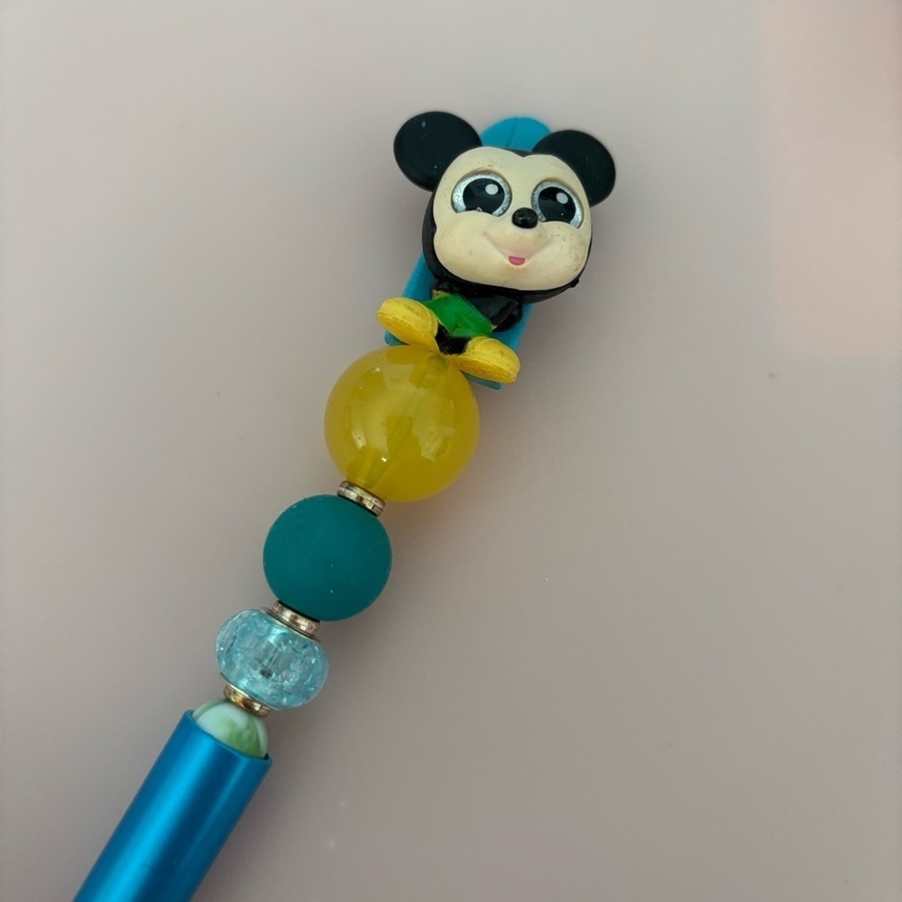 Disney Doorables: Mickey Mouse: Surf Mickey Mouse handmade beaded pen